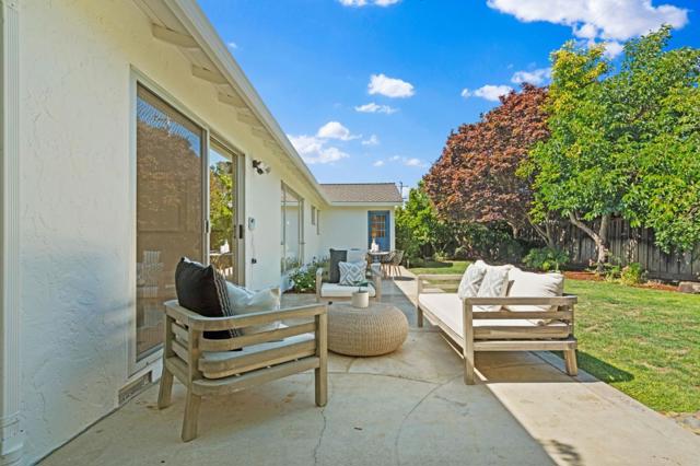 1861 Limetree Lane, Mountain View CA: https://media.crmls.org/mediaz/0d890a65-c0bb-4557-9342-3ae777300999.jpg