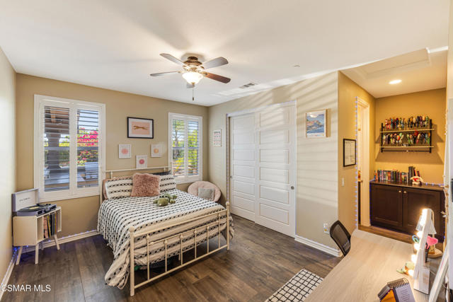 13170 Bent Grass Place, Moorpark CA: https://media.crmls.org/mediaz/0d895f9c-81de-4e86-9f6a-693245051c95.jpg