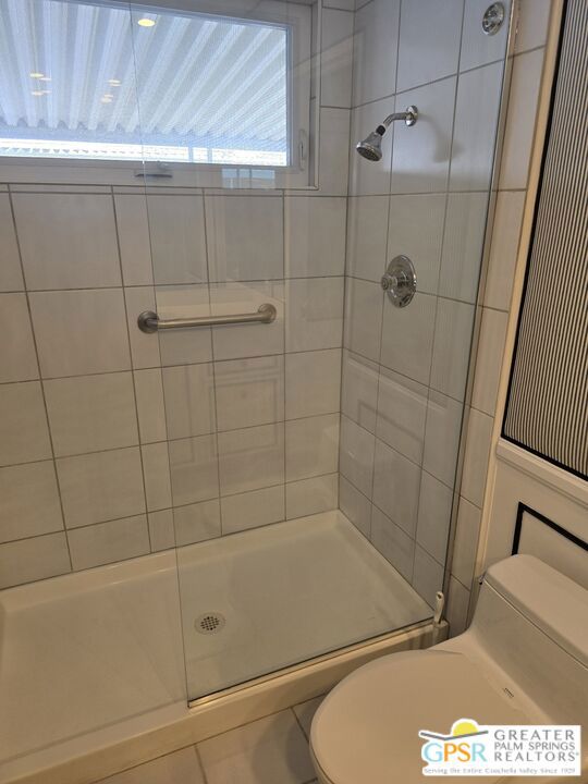198 Juniper Drive, Palm Springs CA: https://media.crmls.org/mediaz/0d8a48bc-221f-439d-8f33-ec4696d18046.jpg