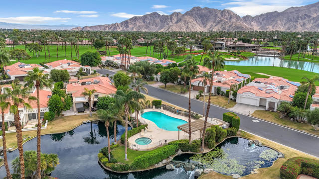 75273 Spyglass Drive, Indian Wells CA: https://media.crmls.org/mediaz/0d8a6532-e39e-4bfa-acdc-331d436e81c9.jpg