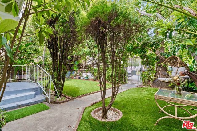 3110 Highland Avenue, Santa Monica CA: https://media.crmls.org/mediaz/0d8aa89a-6b21-48a1-8700-a91c150af2a7.jpg