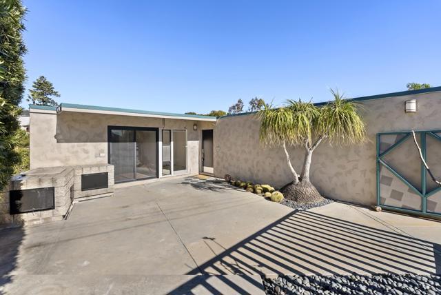 Detail Gallery Image 4 of 50 For 1004 W Walnut Ave., San Diego,  CA 92103 - 4 Beds | 3 Baths