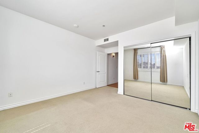 2230 S Bentley Avenue, Los Angeles CA: https://media.crmls.org/mediaz/0d8b3052-4fe2-4ea6-8397-f59d3bee888c.jpg