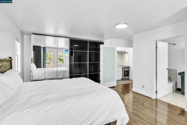 948 Jones Ave, Pinole CA: https://media.crmls.org/mediaz/0d8bf524-5cb5-4667-83a2-89eda87d5296.jpg