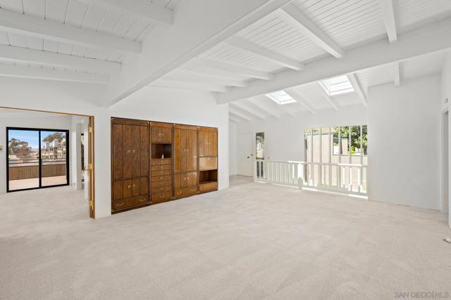 2195 Hayden Way, San Diego CA: https://media.crmls.org/mediaz/0d8c4225-6f4b-4239-b48f-b92f740640cc.jpg
