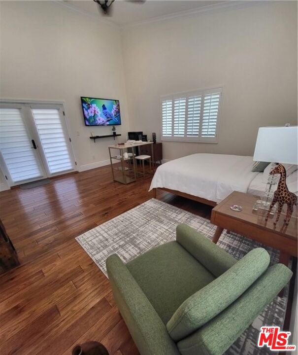 4956 Doman Avenue, Tarzana CA: https://media.crmls.org/mediaz/0d8d98f4-5ab6-4b8c-a4df-dd275824c80c.jpg
