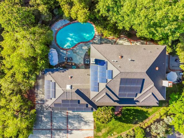 3188 Ora Avo Terrace, Vista CA: https://media.crmls.org/mediaz/0d8ec605-45f0-404f-a7e7-bb77586a3f11.jpg