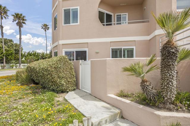 5270 W Wooley Road, Oxnard CA: https://media.crmls.org/mediaz/0d8f1240-7bda-426d-b523-4dcc75106a27.jpg