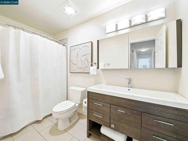 218 Jewel Ter, Danville CA: https://media.crmls.org/mediaz/0d8f91b7-1c5d-4ff9-b6e4-6e427331f58f.jpg