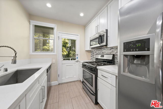8555 Sherwood Drive, West Hollywood CA: https://media.crmls.org/mediaz/0d8fada4-165c-4b65-9aa3-1bb6b6c44587.jpg