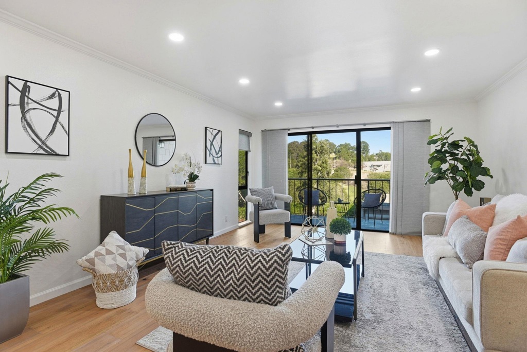 1685 Bayridge Way #208