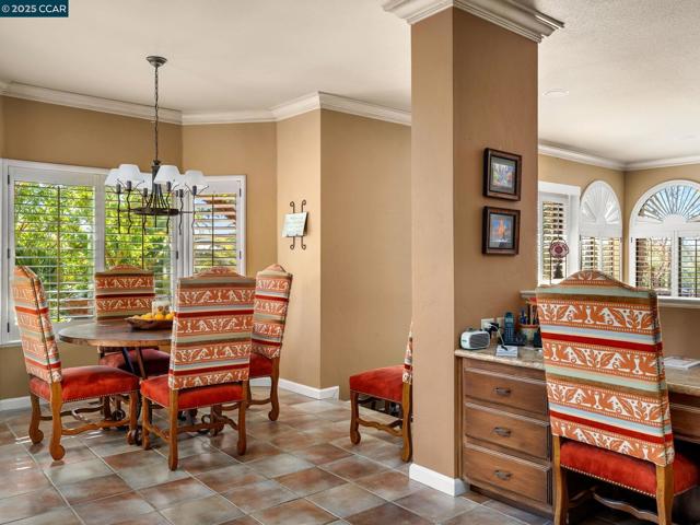 4640 Kingswood Dr, Danville CA: https://media.crmls.org/mediaz/0d908952-4c71-4fdf-89cf-2a49c7da06c2.jpg