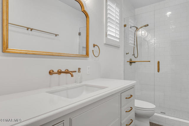 5937 Indian Terrace Drive, Simi Valley CA: https://media.crmls.org/mediaz/0d90fedd-c10d-49a4-b954-9a8cab8e4207.jpg