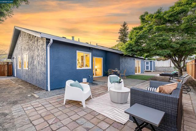 1400 Granada St, Vallejo CA: https://media.crmls.org/mediaz/0d91443f-e191-4b66-b10a-b4dc50793377.jpg