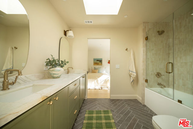 3620 Wrightwood Drive, Studio City CA: https://media.crmls.org/mediaz/0d91b5d3-5343-4580-9d50-29b095798205.jpg