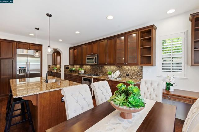 5214 Kenilworth Way, San Ramon CA: https://media.crmls.org/mediaz/0d92247f-50a5-442e-b523-da80e5942af8.jpg