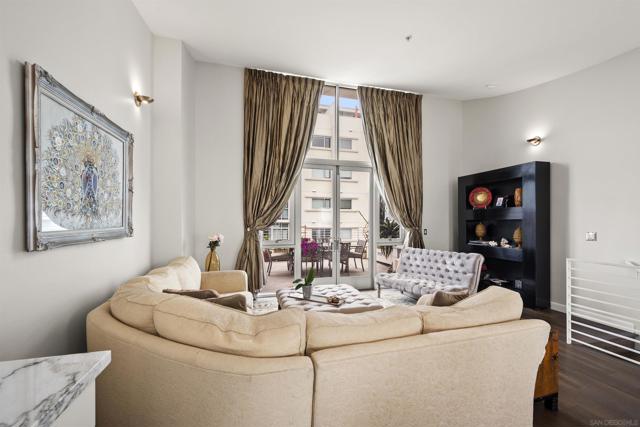 3788 Park Blvd, San Diego CA: https://media.crmls.org/mediaz/0d92cc80-af32-4623-bc74-eca39c4701fa.jpg