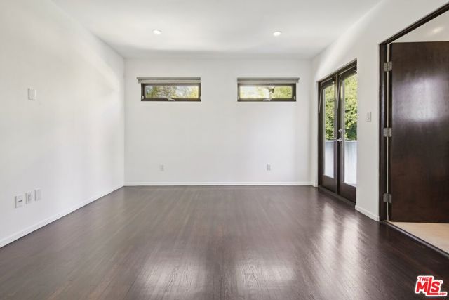 1527 Marmont Avenue, Los Angeles CA: https://media.crmls.org/mediaz/0d92e38f-77e8-48d3-bfd6-a70cb503d817.jpg
