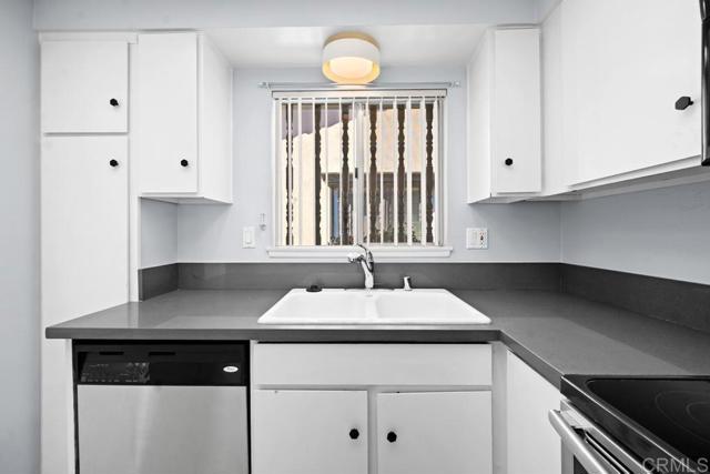 Detail Gallery Image 6 of 35 For 12228 Rancho Bernardo Rd #B,  San Diego,  CA 92128 - 1 Beds | 1 Baths