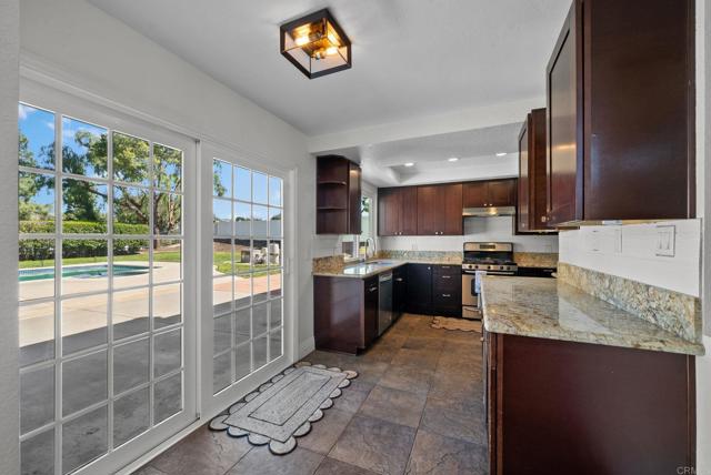 41910 Humber Drive, Temecula CA: https://media.crmls.org/mediaz/0d9423de-6161-4c7f-8103-5929c983a2bd.jpg