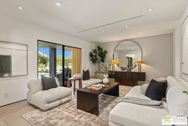 599 N Tercero Circle, Palm Springs, CA 92262