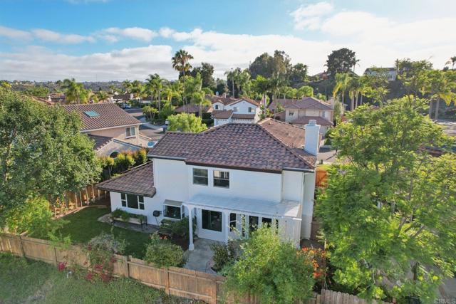2933 Via Emerado, Carlsbad CA: https://media.crmls.org/mediaz/0d946f11-dac8-4ae2-9459-02796e7bf029.jpg