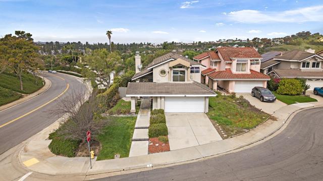 1 Saint Isabella, Laguna Niguel CA: https://media.crmls.org/mediaz/0d954aed-788e-48a7-aab2-3a91cffd716b.jpg