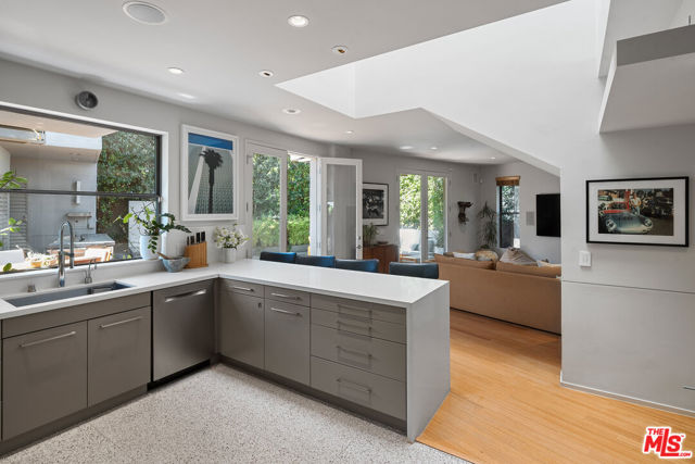 8735 Dorrington Avenue, West Hollywood CA: https://media.crmls.org/mediaz/0d95b92c-ae91-4d81-b47b-a226c0fc9ca5.jpg