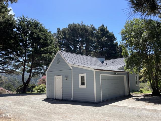 45300 Headlands Drive, Mendocino CA: https://media.crmls.org/mediaz/0d963844-278e-44b0-bcc4-37e5116524cd.jpg