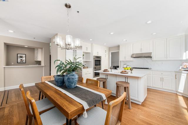 1398 Benedict Ct, Pleasanton CA: https://media.crmls.org/mediaz/0d96660b-755f-4897-962d-7431015c0495.jpg