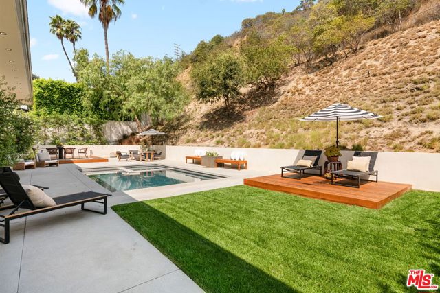8137 Amor Road, Los Angeles CA: https://media.crmls.org/mediaz/0d96e7f8-2951-4c90-ab08-22622131e484.jpg