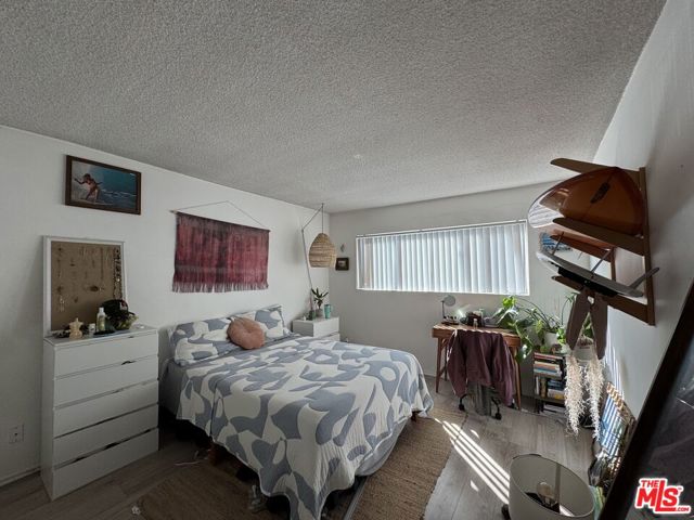 2803 Arizona Avenue, Santa Monica CA: https://media.crmls.org/mediaz/0d970a22-7e75-4912-ba40-5c8584f2c370.jpg