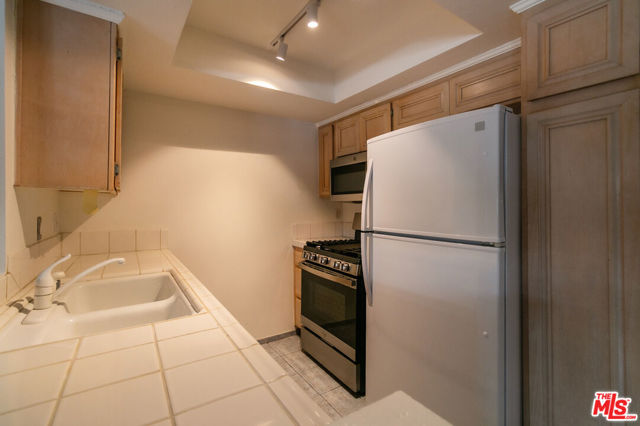4859 Coldwater Canyon Avenue, Sherman Oaks CA: https://media.crmls.org/mediaz/0d97c06f-34b8-415a-8a91-88ce487f8451.jpg