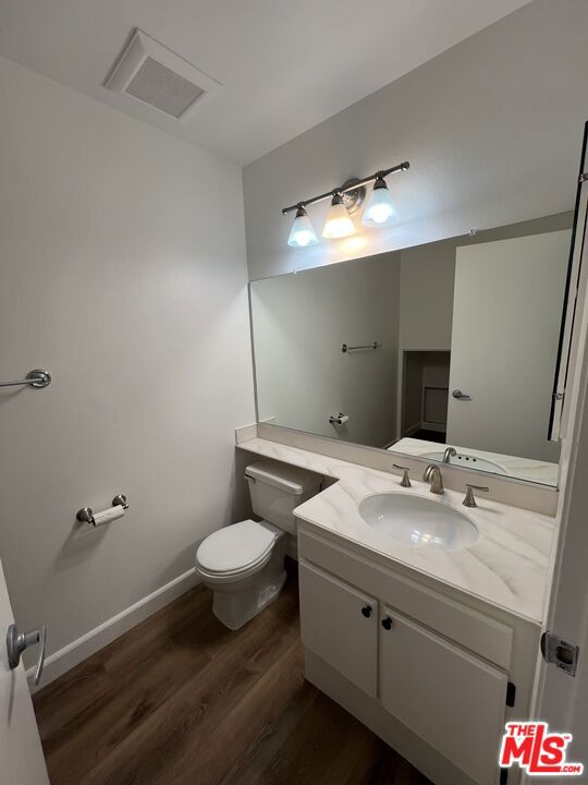 4365 Mclaughlin Avenue, Los Angeles CA: https://media.crmls.org/mediaz/0d97c81c-9612-4a5b-9b7a-51005eab2107.jpg