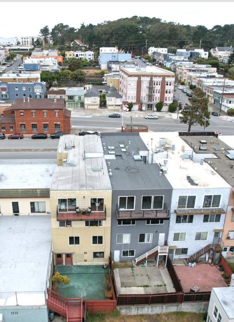 7725 Geary Boulevard, San Francisco CA: https://media.crmls.org/mediaz/0d98e5f5-70bf-4b20-8a47-0f1967bccd29.jpg