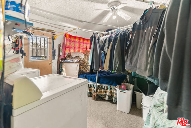 3242 Gleason Avenue, Los Angeles CA: https://media.crmls.org/mediaz/0d9b3d62-817d-4dd6-933f-918684b664bb.jpg