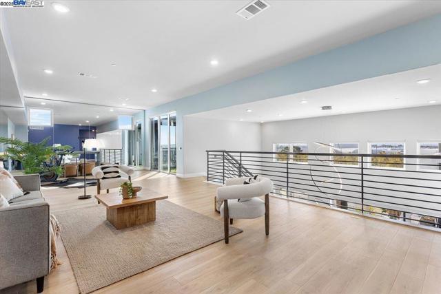 2250 Kilowatt Way, Fremont CA: https://media.crmls.org/mediaz/0d9b615c-96a3-4037-b754-50dfaf3285d1.jpg