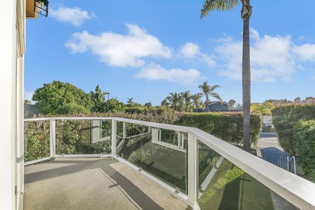 644 Grant Street, Oceanside CA: https://media.crmls.org/mediaz/0d9bcf4a-2249-46e6-9b3d-485b5bd16633.jpg