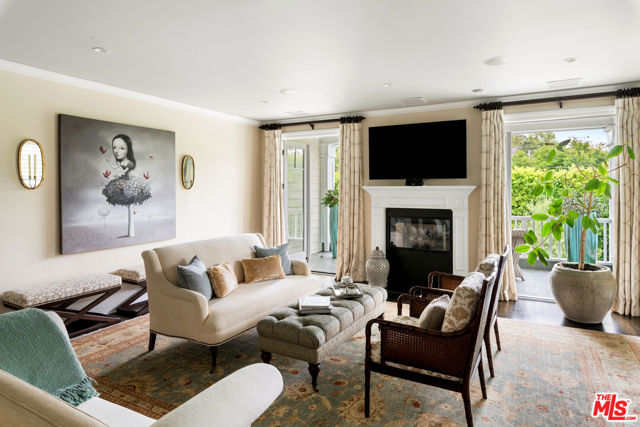 Drew Fenton | 456 N Bowling Green Way Los Angeles CA | MLS: 7251586