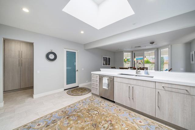 66 Dartmouth Drive, Rancho Mirage CA: https://media.crmls.org/mediaz/0d9c86d7-241b-46d1-aae7-3695abeade62.jpg