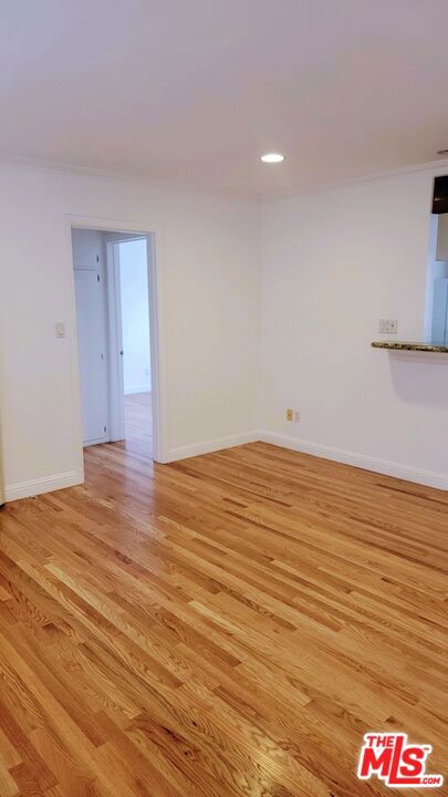 309 Broadway Street, Venice CA: https://media.crmls.org/mediaz/0d9c8bee-56c5-4ad7-9f21-ef861d9ae268.jpg