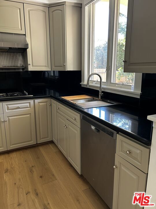 10515 Oaklawn Road, Los Angeles CA: https://media.crmls.org/mediaz/0d9d32aa-9dab-4844-a9e4-38336297ebf2.jpg