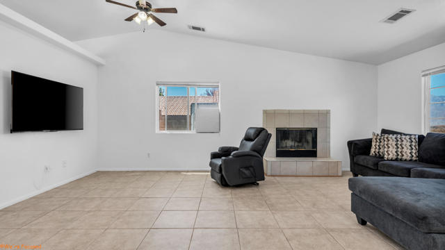 9210 Calle Barranca, Desert Hot Springs CA: https://media.crmls.org/mediaz/0d9d8867-6745-41b5-8f64-ba393646b90a.jpg