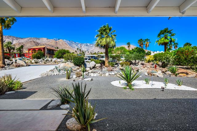 2360 N Palermo Drive, Palm Springs CA: https://media.crmls.org/mediaz/0d9df041-61a7-4671-8d0d-a26c0965160a.jpg