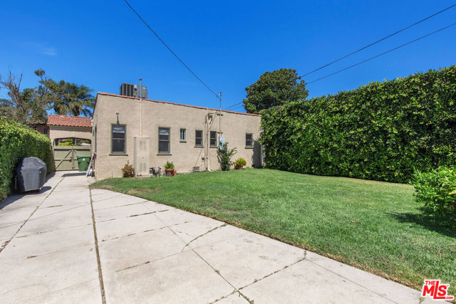 1628 Sycamore Avenue, Los Angeles, California 90019, 2 Bedrooms Bedrooms, ,1 BathroomBathrooms,Single Family Residence,For Sale,Sycamore,24372563