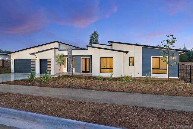 16350 Sage Trails Ct, Poway CA: https://media.crmls.org/mediaz/0d9e6390-966e-4835-9ec8-6494fb6f4b5a.jpg