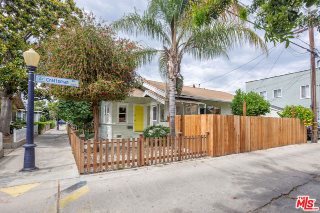 732 N Toledo Walk, Long Beach CA: https://media.crmls.org/mediaz/0d9e8635-f9ce-427e-bb42-71602aac0d57.jpg