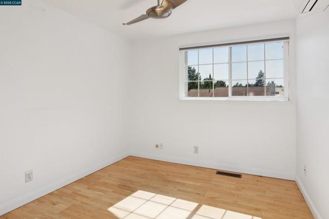 4397 N Water Oak Ct., Concord CA: https://media.crmls.org/mediaz/0d9eadd9-d60b-4298-b7bc-96450886d6a6.jpg