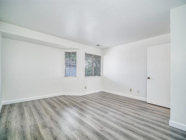 3460 Wine Cask Way, San Jose CA: https://media.crmls.org/mediaz/0d9ed6d5-b285-4350-93f5-b3dc6a961451.jpg