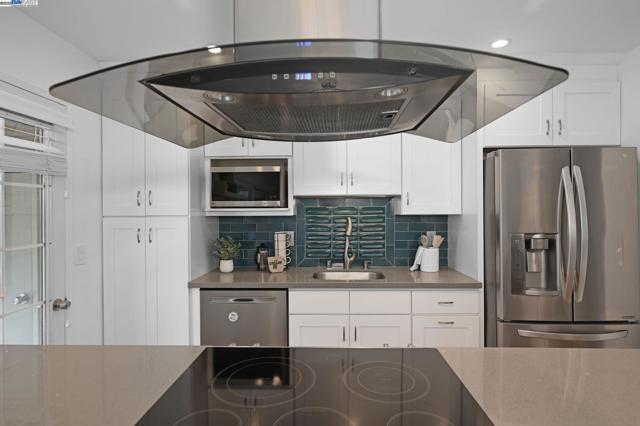 2812 Bollinger Canyon Rd, San Ramon CA: https://media.crmls.org/mediaz/0d9f1aed-a3bf-494e-8a48-55a403a7fca9.jpg